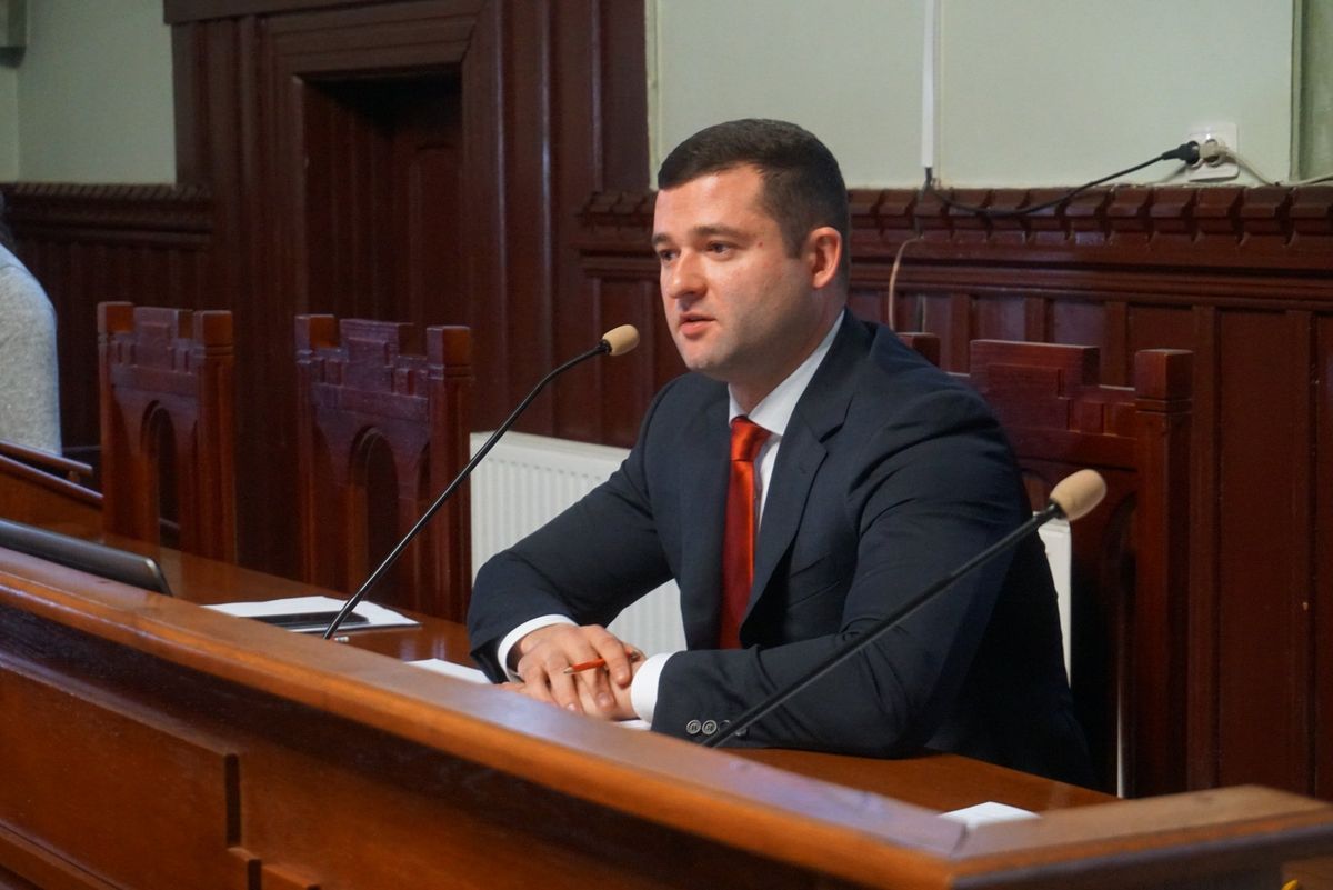 Суд зняв з Андрія Балоги електронний браслет через відключення світла