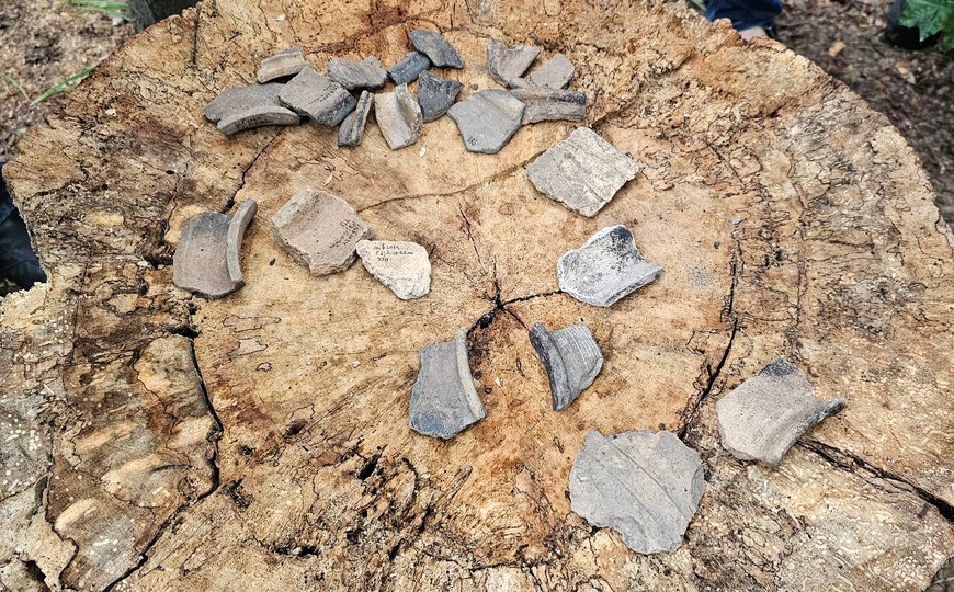 Уламки кераміки княжої доби (фото ЛОВА)