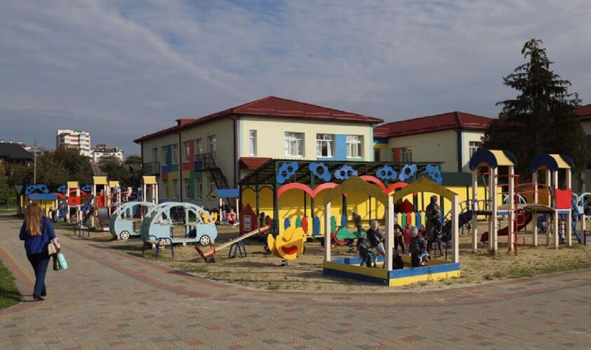 У трьох дитячих садках Львова запрацювали групи для дітей від року