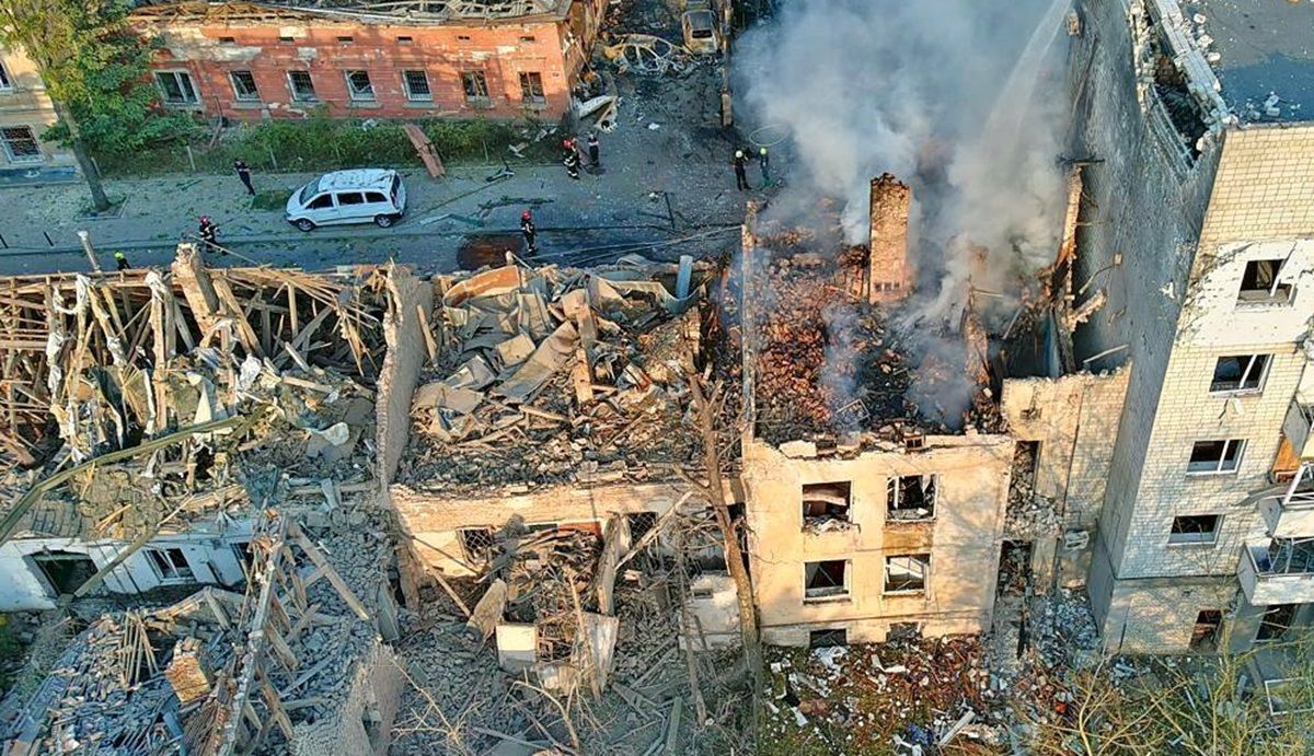Львів’ян просять терміново здати кров для постраждалих від російського обстрілу