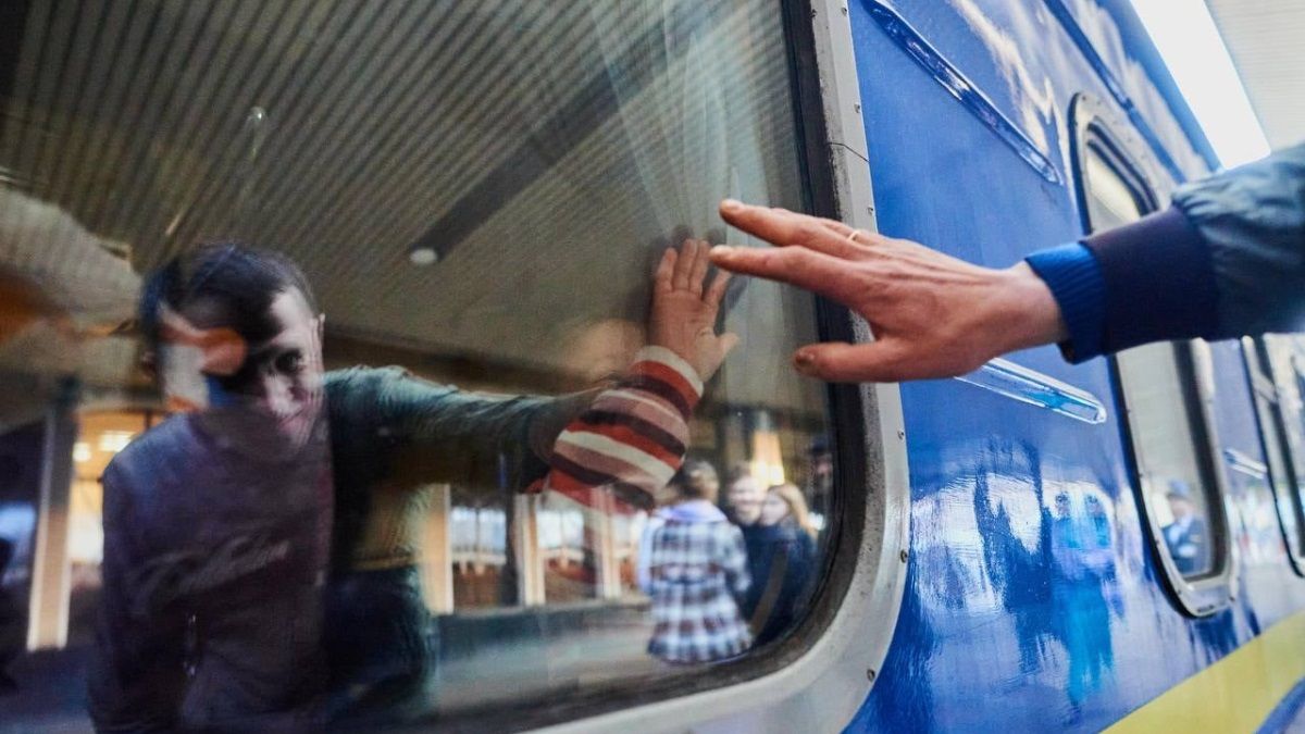 Евакуаційні рейси з Покровська скасували через погіршення безпекової ситуації
