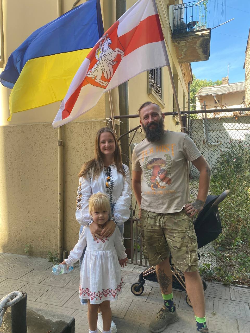 На відкриття Будинку прийшли представнкии білоруських опозиціонерів та військових