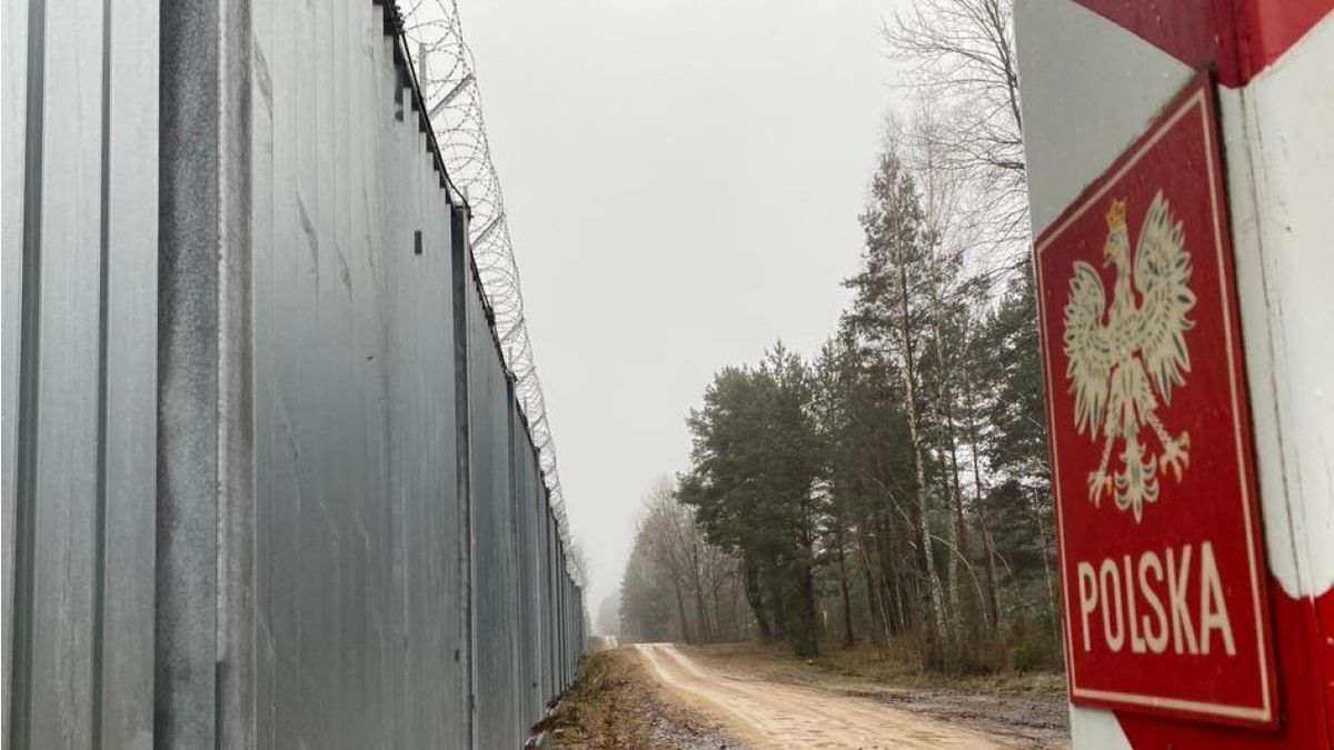 Польща збудує на кордоні з Білоруссю бар'єр за 65 млн євро