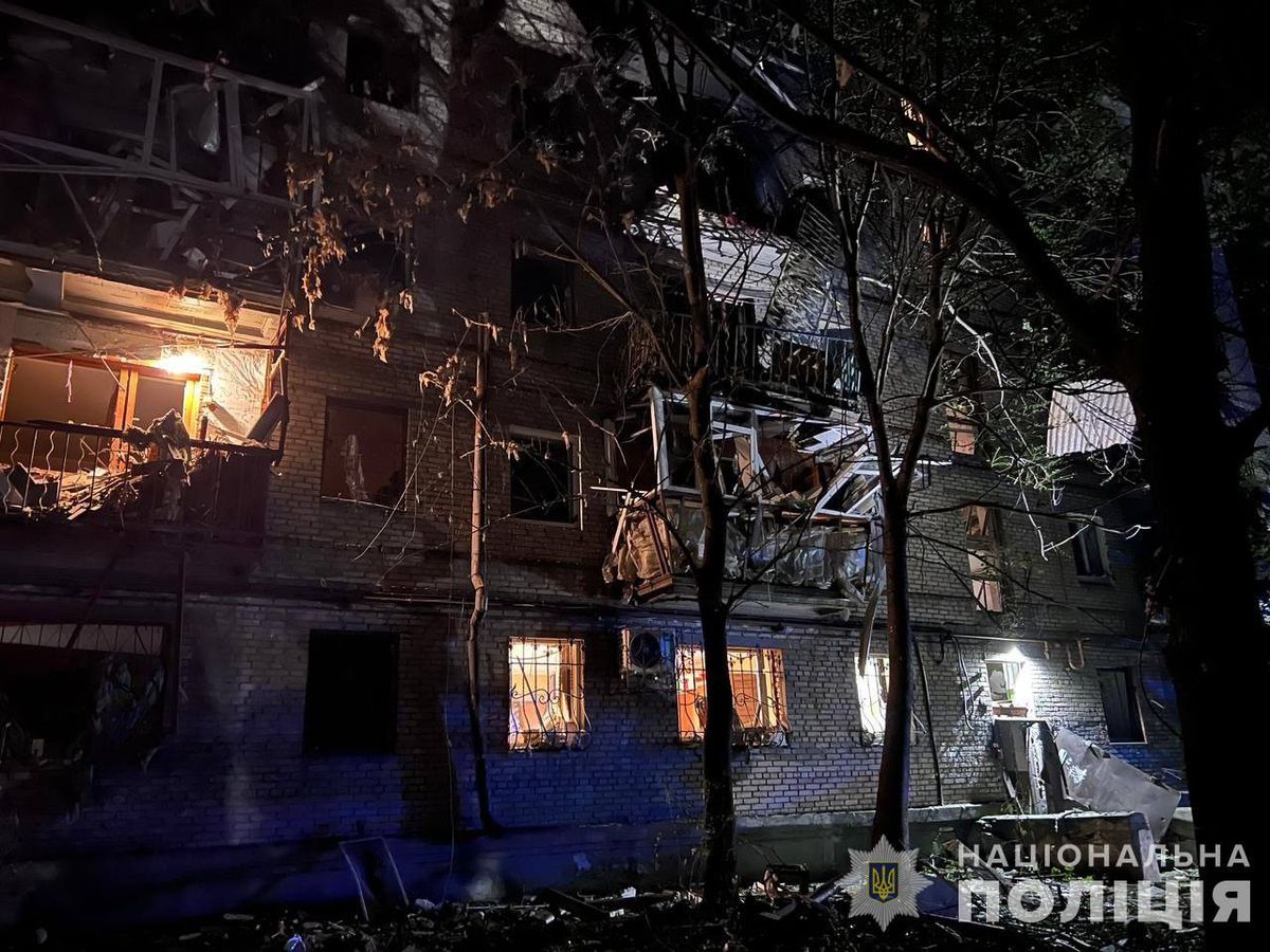 Росіяни атакували керованими авіабомбами житлову забудову Запоріжжя
