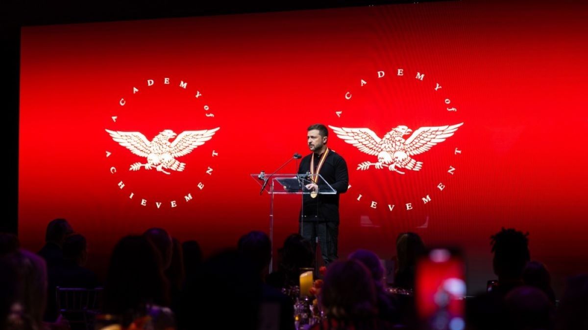 Володимир Зеленський отримав у США нагороду The Golden Plate Award