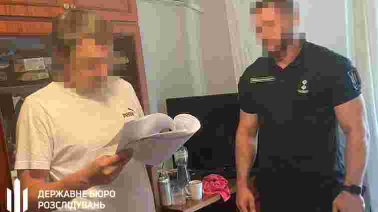 Київський прокурор під час обшуків вилучив 4,3 млн грн й перестав ходити на роботу