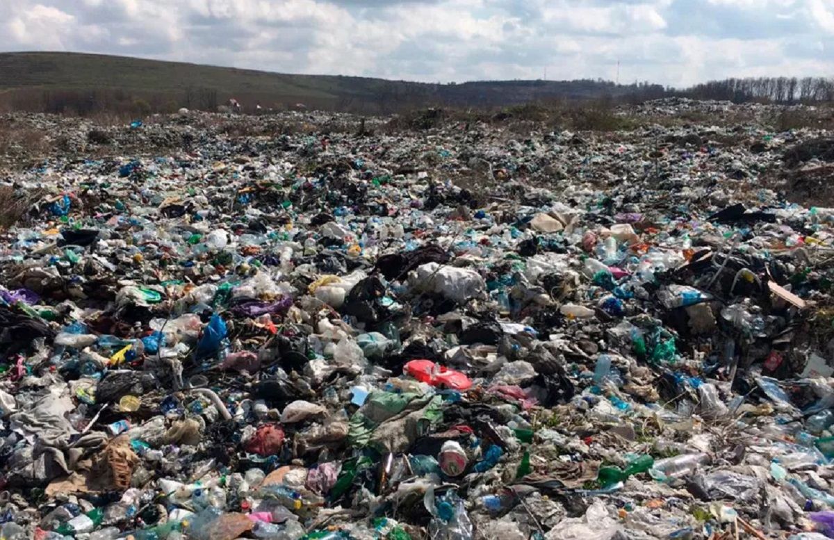 Комунальника з Новояворівська викрили на забрудненні земель на 480 тис. грн