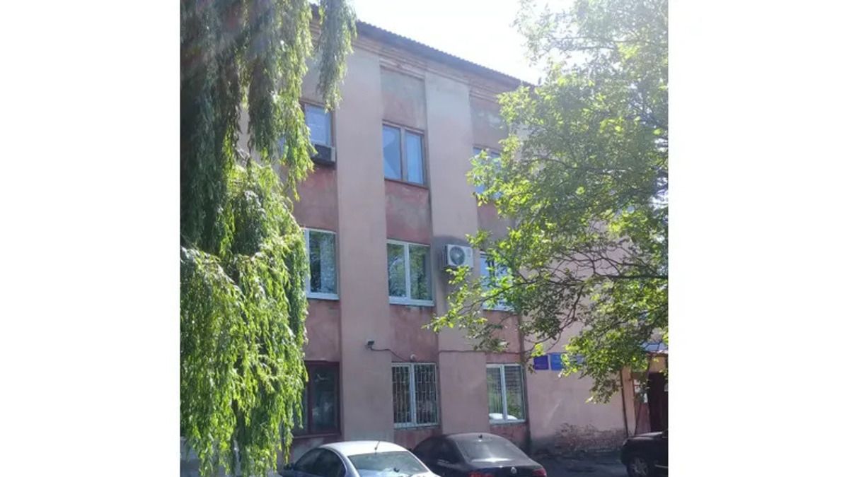 Під час аукціону вартість адмінбудівлі в Пустомитах зросла з гривні до мільйона