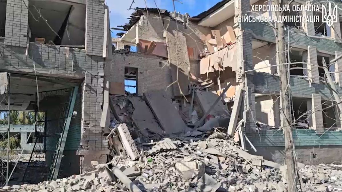 Росіяни завдали авіаудару по центру Херсона, щонайменше 17 постраждалих