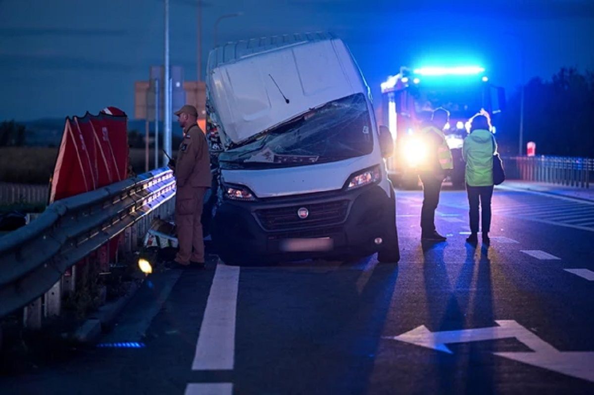 Двоє українців загинули в ДТП буса з вантажівкою біля Медики
