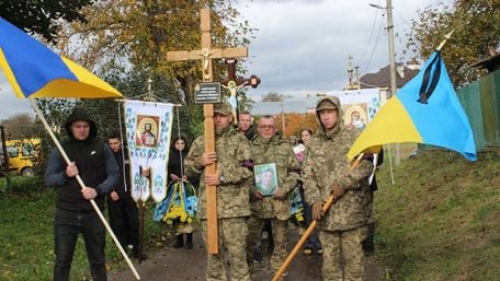 Під час похорону військового на Львівщині між православними громадами виник конфлікт за церкву