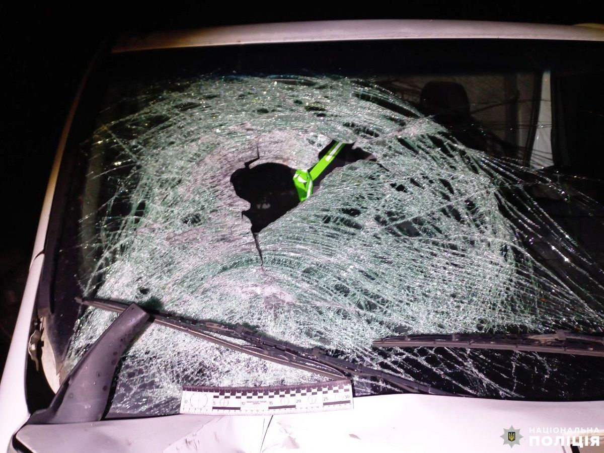 На Рівненщині водій Renault Trafik на смерть збив 59-річного пішохода