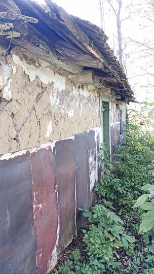 Хата в аварійному стані