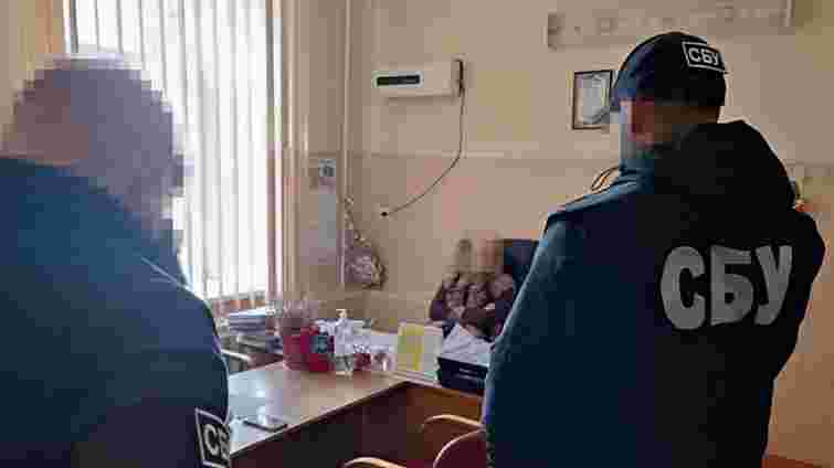 У керівниці Миколаївської МСЕК знайшли 450 тис. доларів і російський паспорт її сина