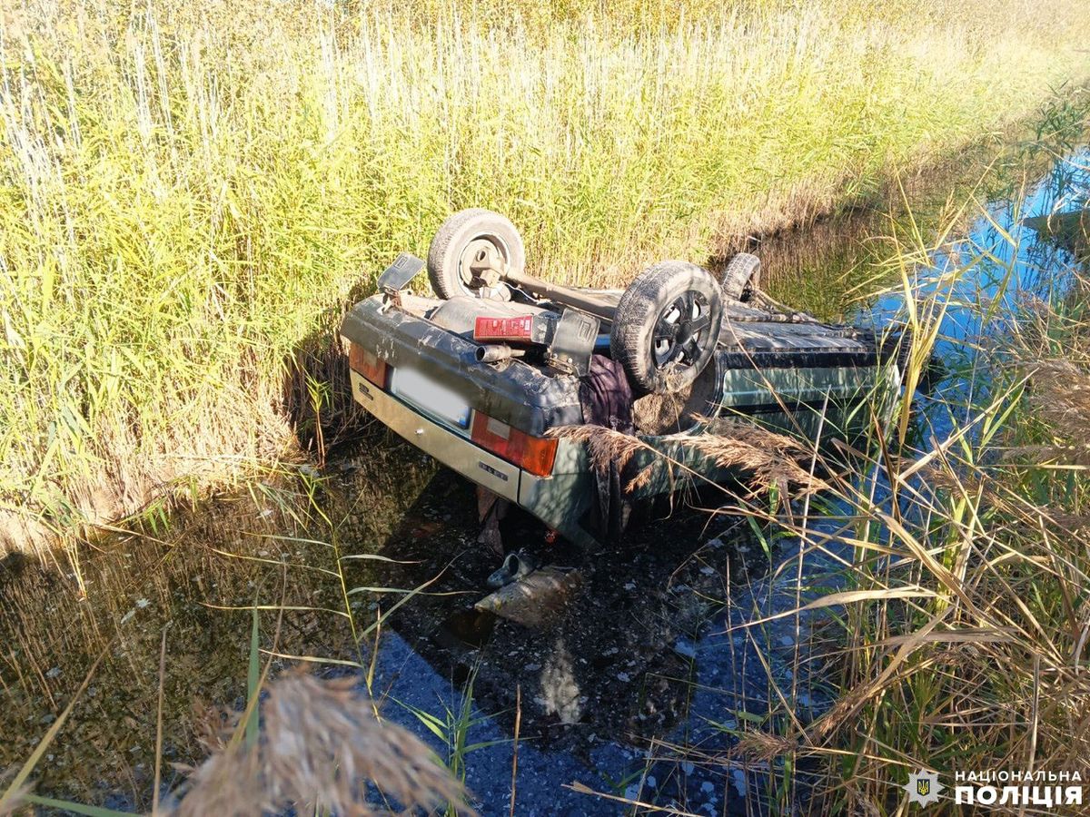 На Рівненщині біля затопленого легковика виявили тіло 47-річного водія