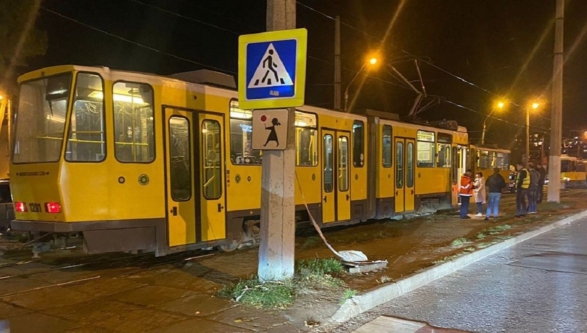 У Львові п'яний водій трамвая збив жінку з дитиною на пішохідному переході