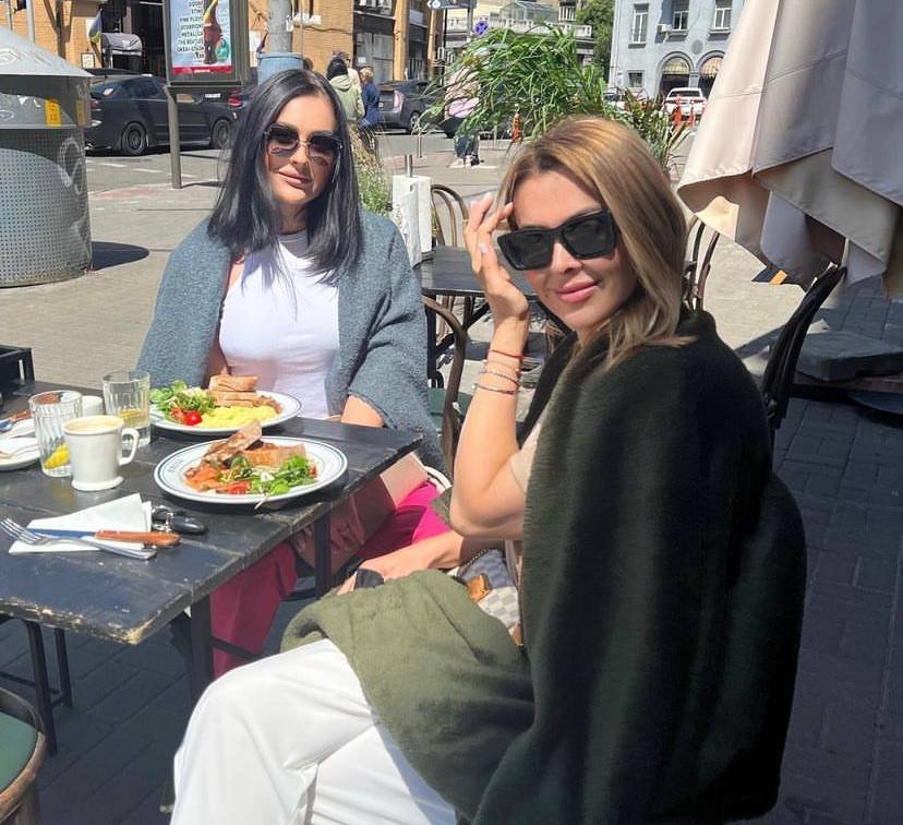 Рівнянки Катерина Бондар і Наталія Бакульська сприяли переправленню ухилянтів за кордон (фото з соцмереж Катерини Бондар)