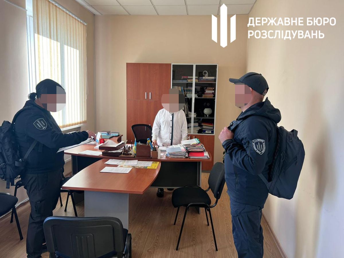 У посадовців Одеської МСЕК вилучили 80 тис. доларів і три автомобілі