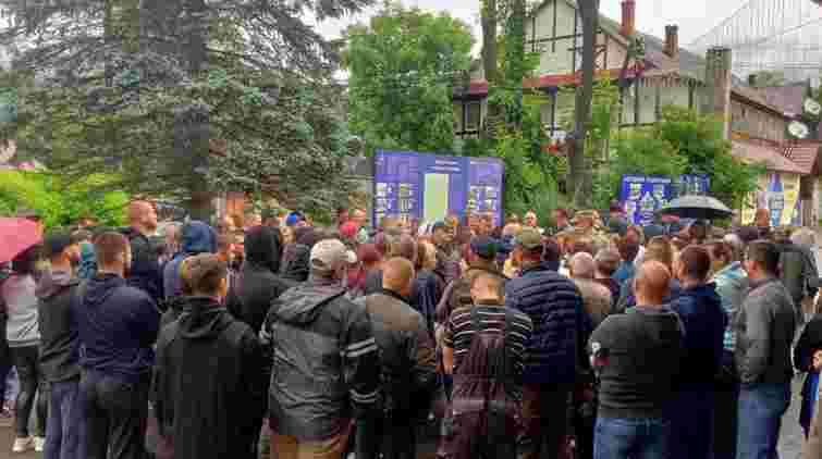 Дев’ятьох жителів Ворохти підозрюють у побитті працівника ТЦК