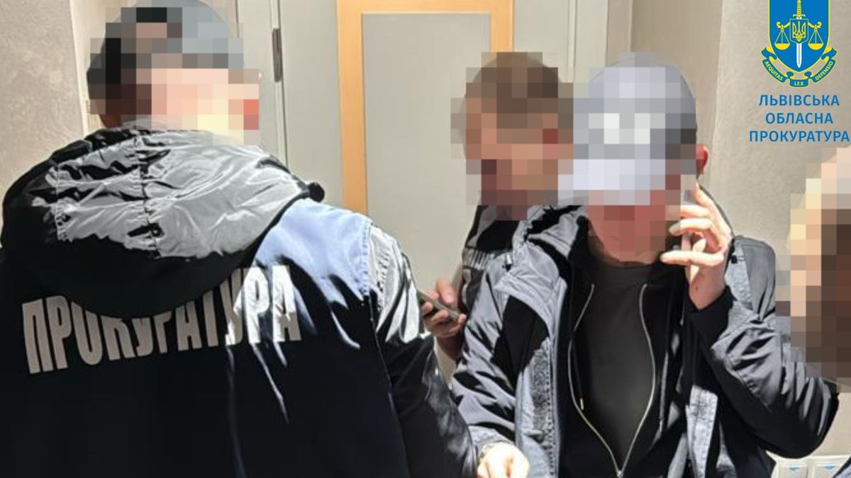У Франківську чиновник Мін'юсту отримав підозру у хабарництві за закриття справ боржників