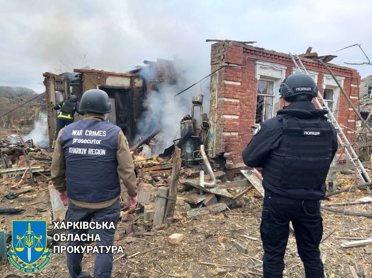 Унаслідок обстрілу Куп’янська на двох людей впали дроти електромережі