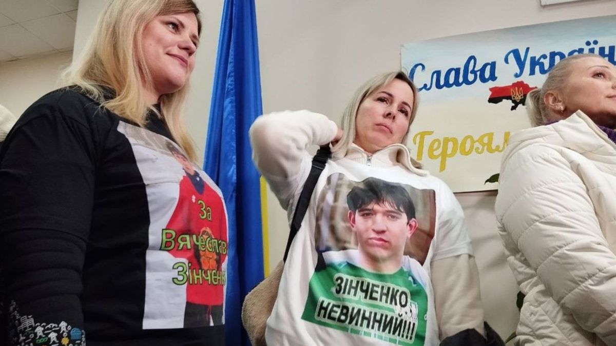 На суд до підозрюваного у вбивстві Фаріон прийшла його група підтримки