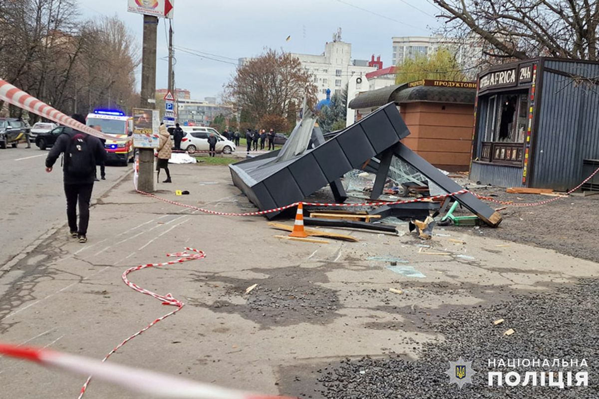 У Хмельницькому пʼяний водій BMW врізався в зупинку, троє загиблих
