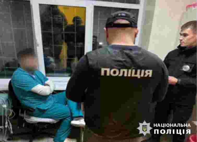 В Одесі та на Київщині викрили лікарів на оформленні ухилянтам фальшивих інвалідностей