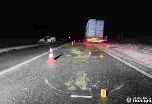 На Рівненщині внаслідок зіткнення з вантажівкою загинув 21-річний водій BMW