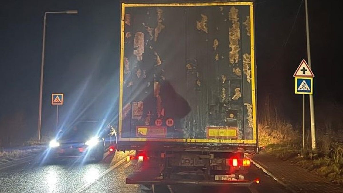 На трасі біля Самбора 36-річний пішохід потрапив під колеса трьох автомобілів