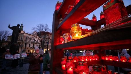 У Львові вшанували пам’ять жертв голодоморів. Фото дня