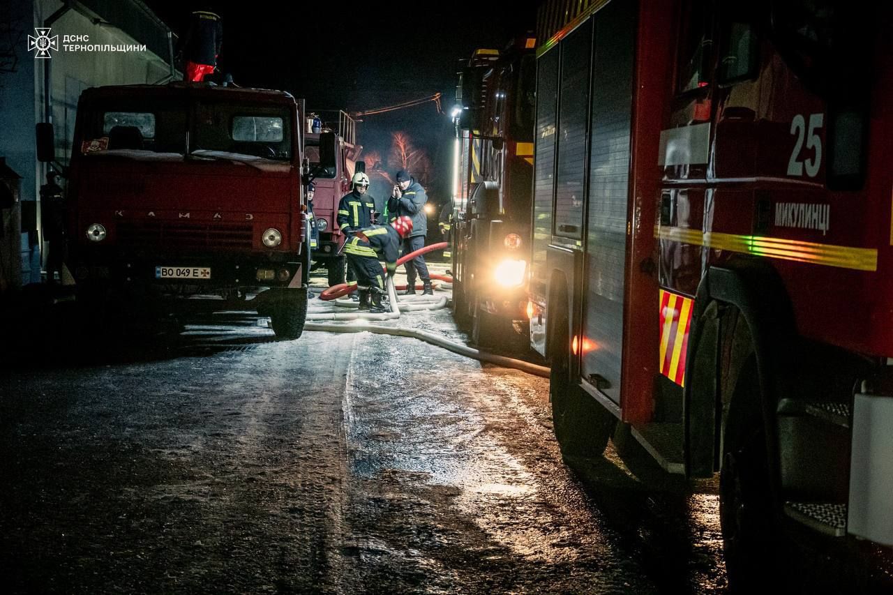 Рятувальники ліквідовуватимуть наслідки атаки щонайменше ще дві доби