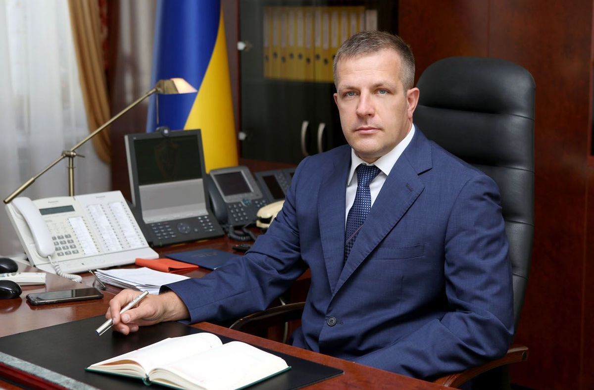 Звільнений прокурор Хмельниччини продовжує працювати в обласній прокуратурі