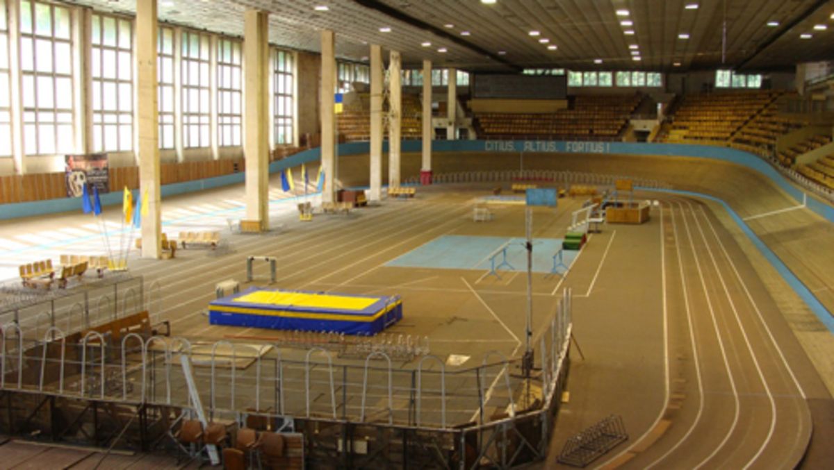 На заміну вікон у будівлі львівського велотреку витратять 14,3 млн грн