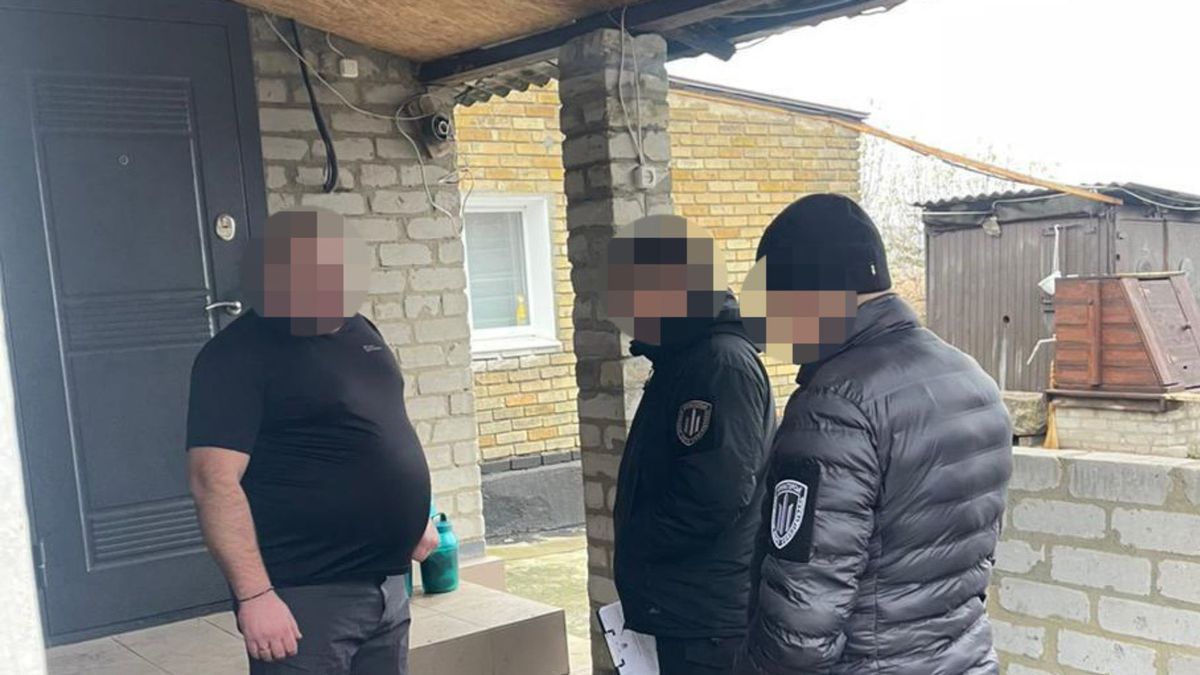 На Донеччині посадовець військової частини змушував бійців працювати в кіоску його дружини