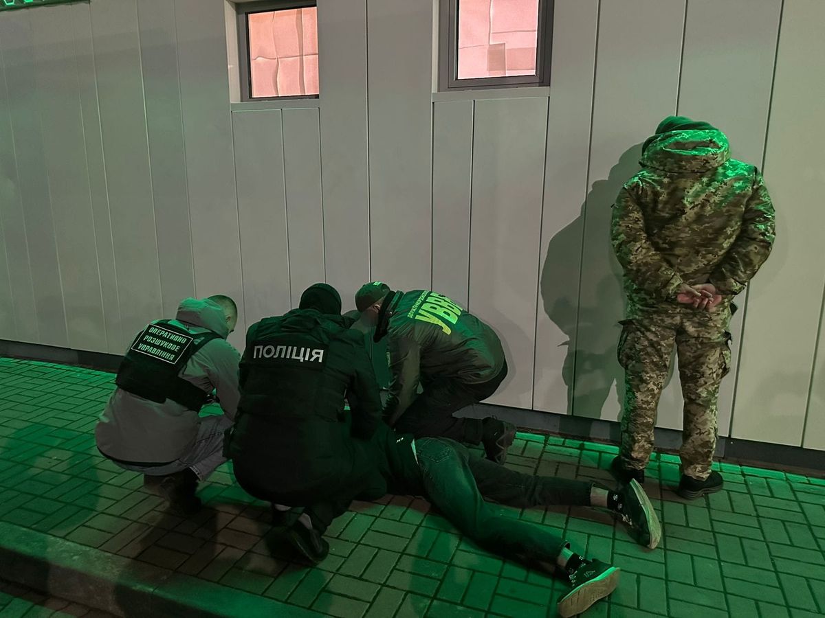 На Закарпатті переправник ухилянтів вийшов з СІЗО і намагався підкупити прикордонника