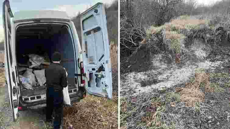 Завдяки фотопастці вдалось знайти порушника, який викинув сміття біля Львова