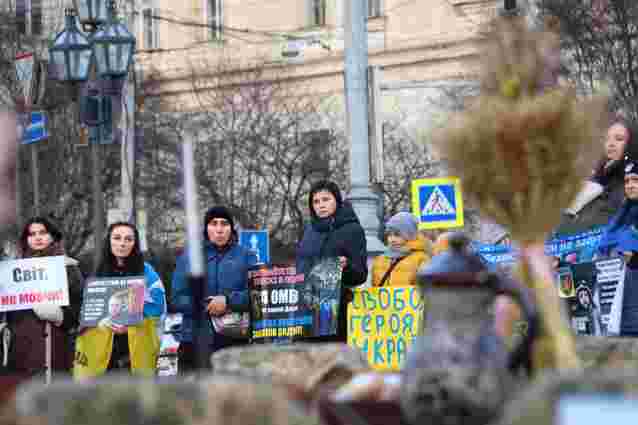 Рідні військових 24-ї та 63-ї бригад провели у Львові акцію-нагадування про полонених