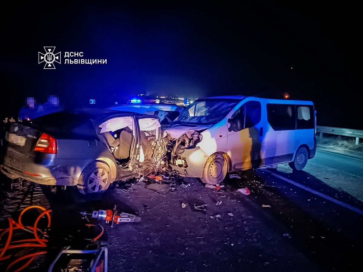 На Львівщині зіткнулися чотири автомобілі, є загиблий та травмовані