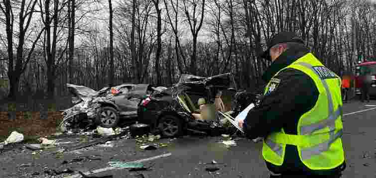 У ДТП на Вінниччині загинули 23-річний водій Geely з Волині та троє його пасажирів