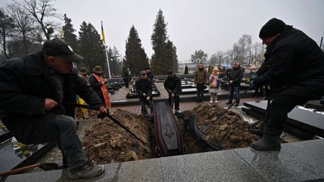 У Львові перепоховали дисидента з Покровська Данила Шумука. Фото дня