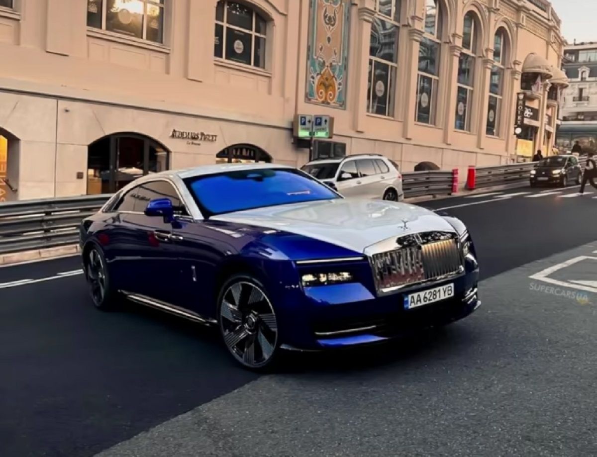 Під час війни 13 українців придбали електромобілі Rolls-Royce за 610 тис. євро 