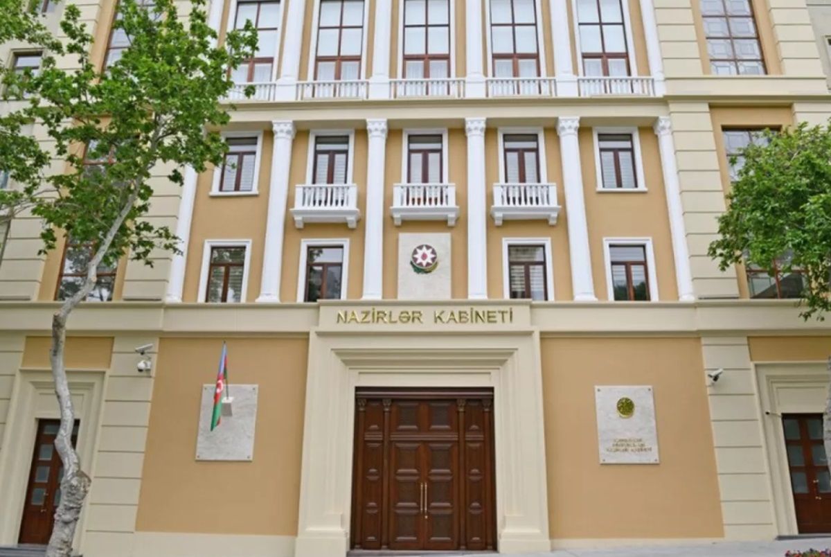 Після авіатрощі Азербайджан посилює правила перебування для громадян Росії