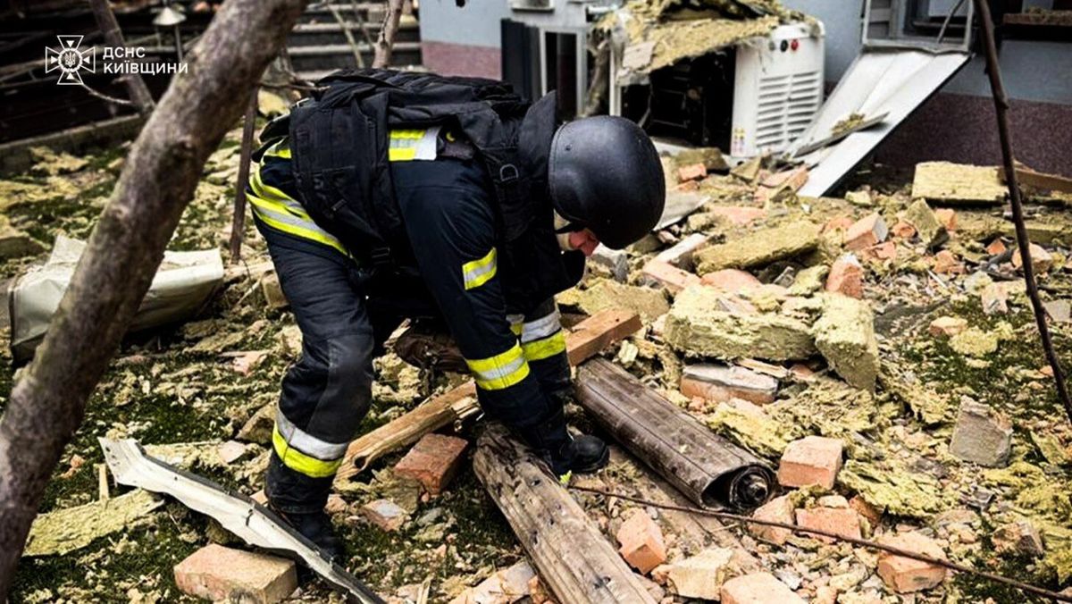 Росіяни вдарили безпілотниками по житлових будинках на Київщині та Сумщині