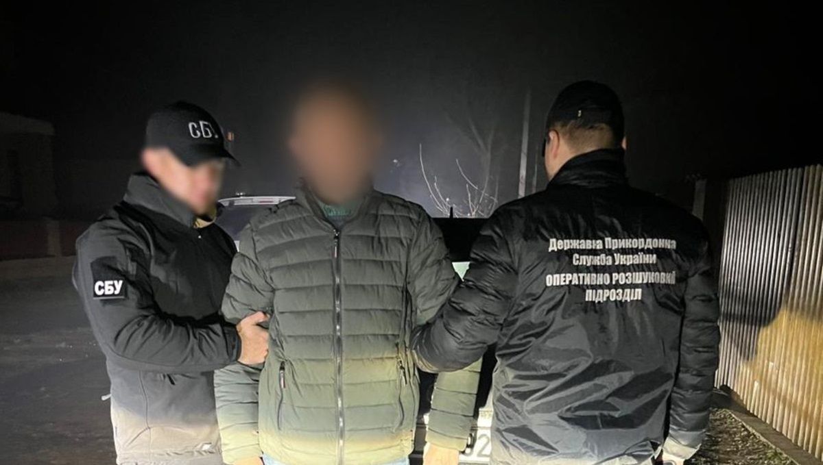 Закарпатці сховали ухилянта у будівельному смітті задля незаконного перетину кордону