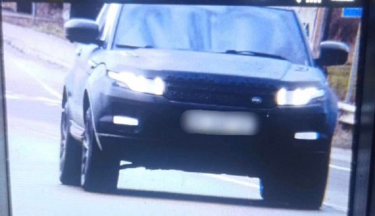 На Львівщині поліцейські спіймали водія Range Rover з правами у фейковій «Дії»