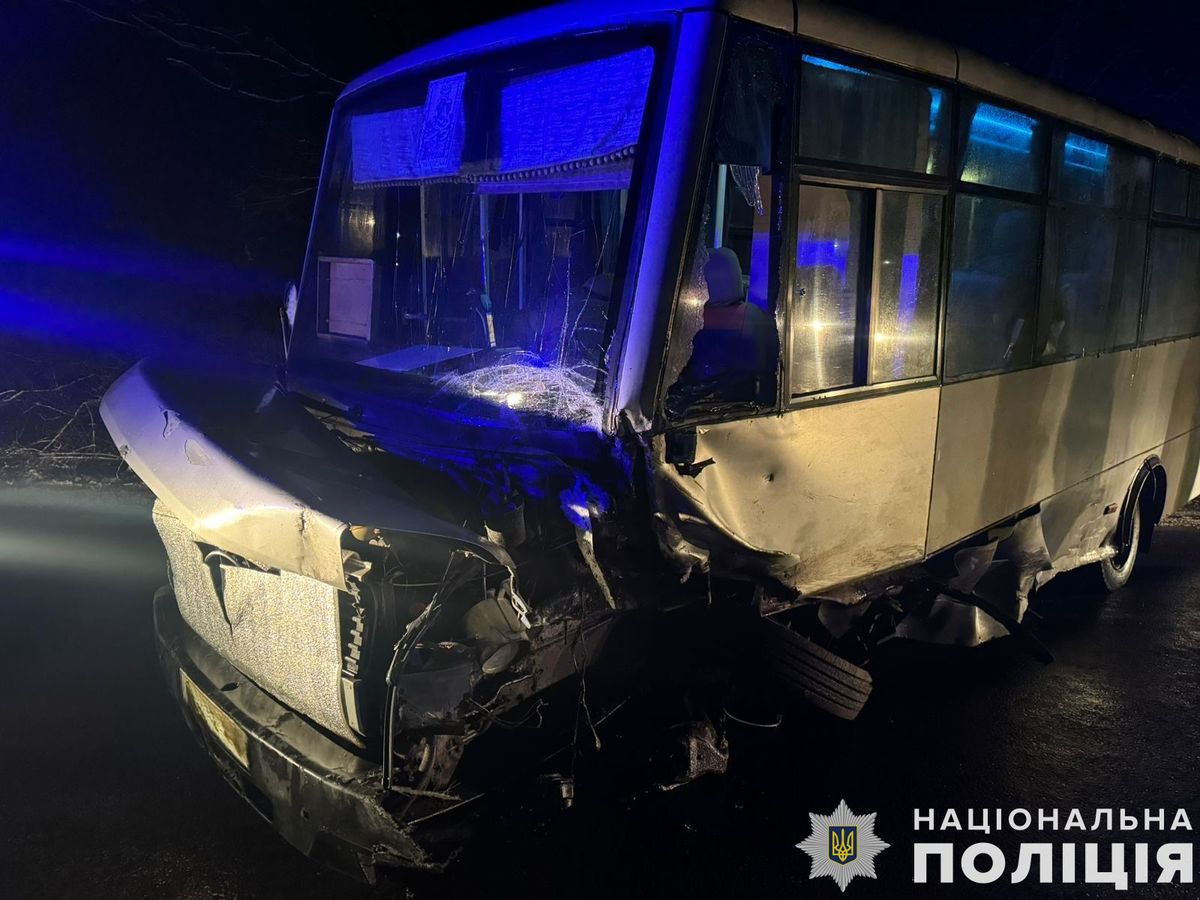 Семеро людей постраждали у ДТП із автобусом на Львівщині