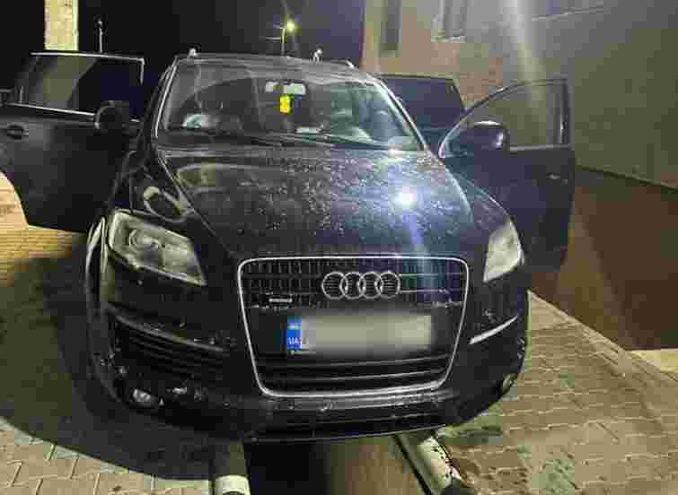 Через контрабанду сигарет прикордонники вилучили у мешканця Закарпаття Audi Q7