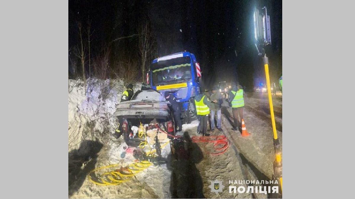 На Львівщині у потрійній ДТП загинула 41-річна водійка автомобіля Volkswagen Sharan