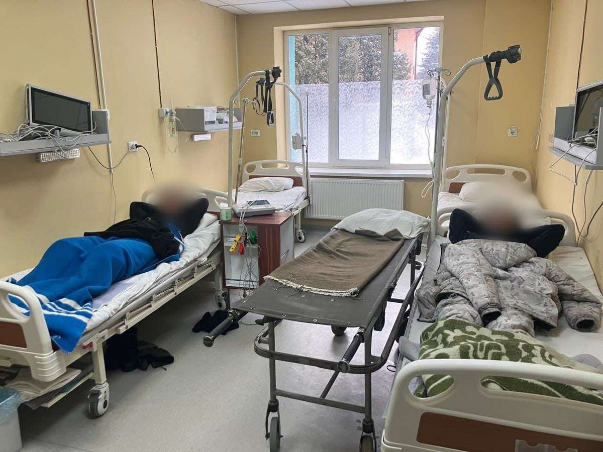 Прикордонники врятували трьох ухилянтів, які тиждень блукали у Карпатах